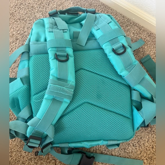 Wolfpak 35L backpack in Tiffany blue - Picture 3 of 10